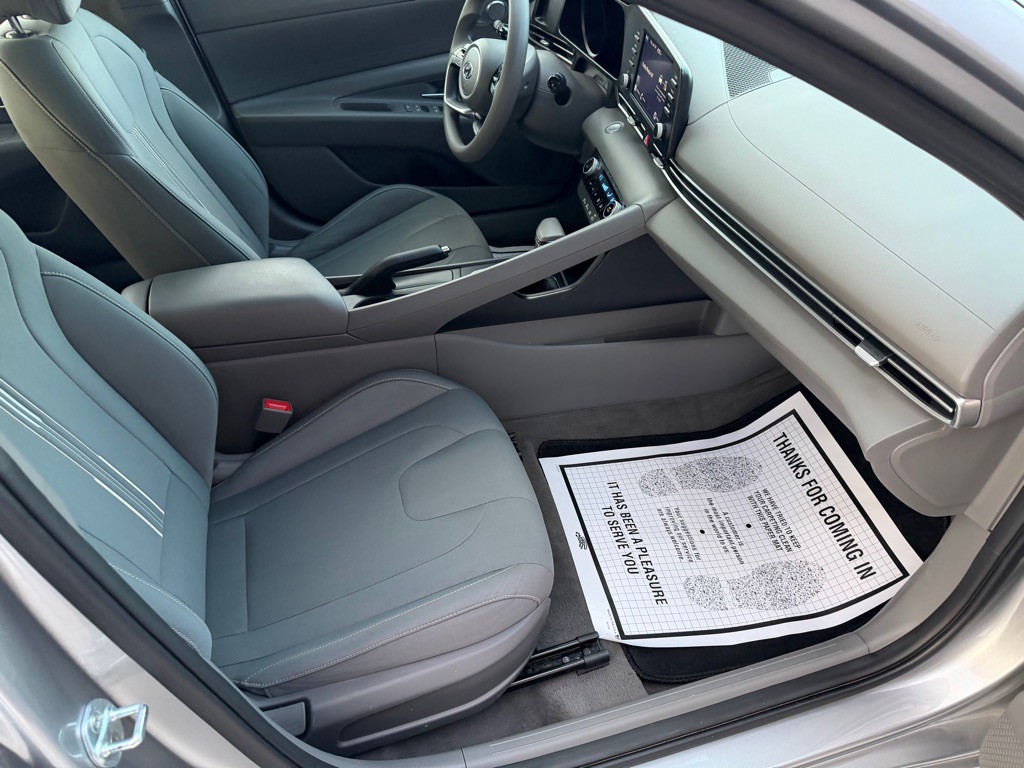 2022 Hyundai Elantra Image 25