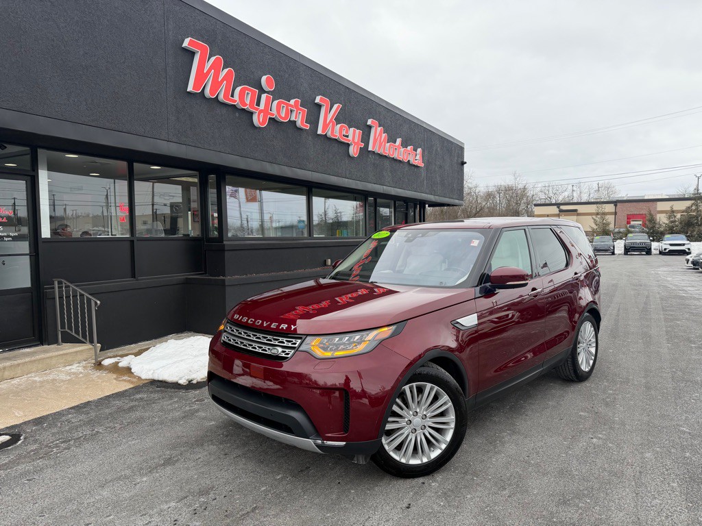 2017 Land Rover Discovery Image 1