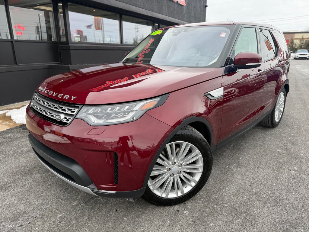 2017 Land Rover Discovery Image 2