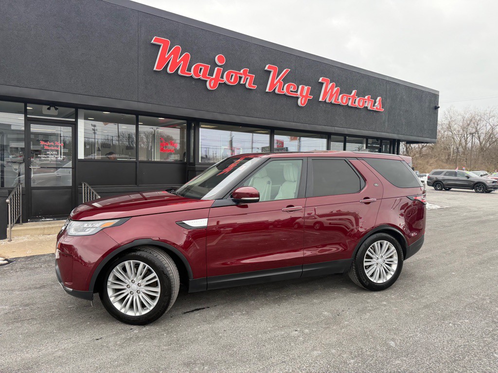 2017 Land Rover Discovery Image 3