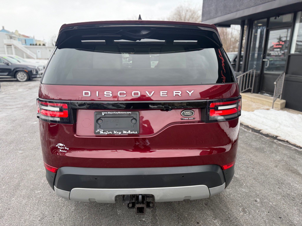 2017 Land Rover Discovery Image 5