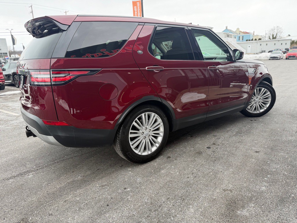 2017 Land Rover Discovery Image 7