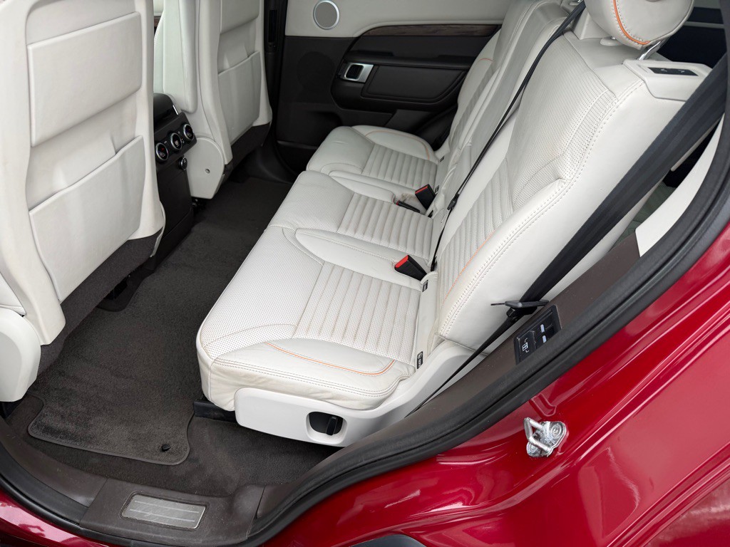 2017 Land Rover Discovery Image 20