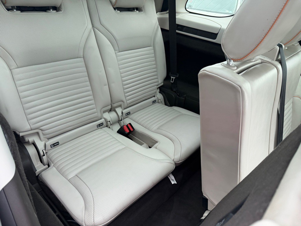 2017 Land Rover Discovery Image 29