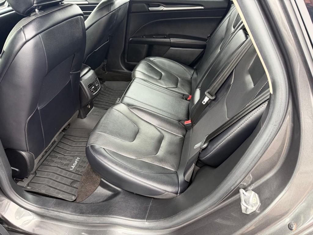 2020 Ford Fusion Image 20