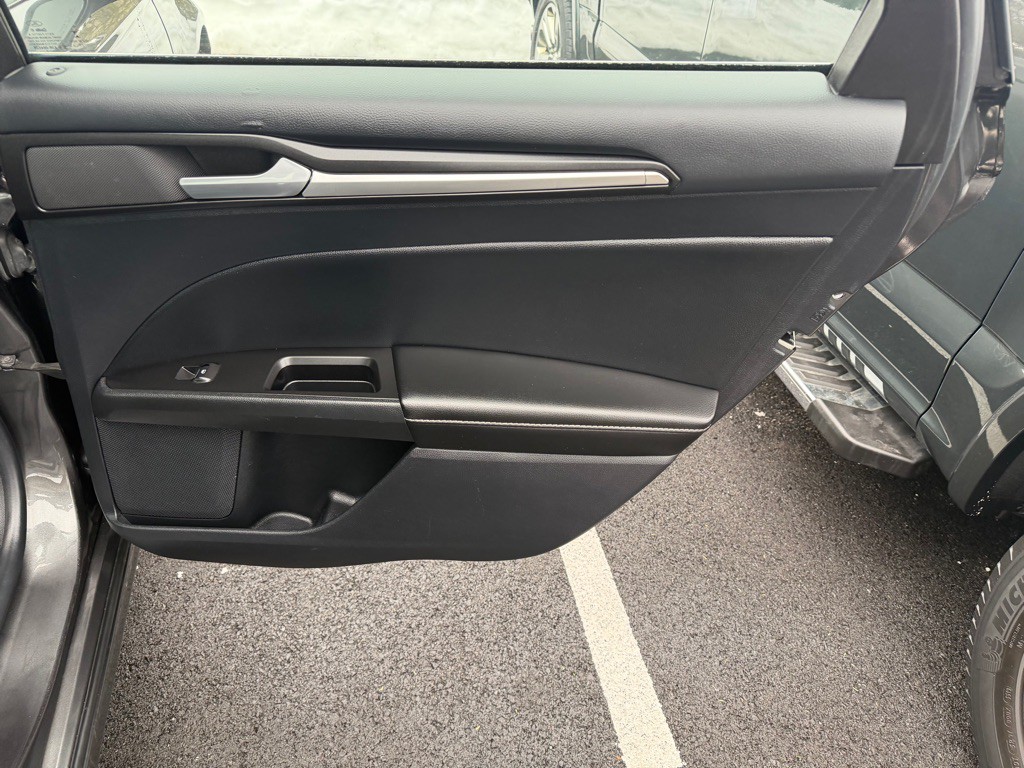 2020 Ford Fusion Image 22