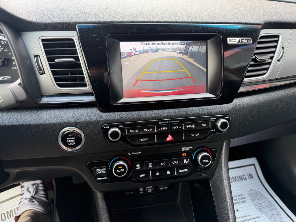 2017 Kia Niro Image 16