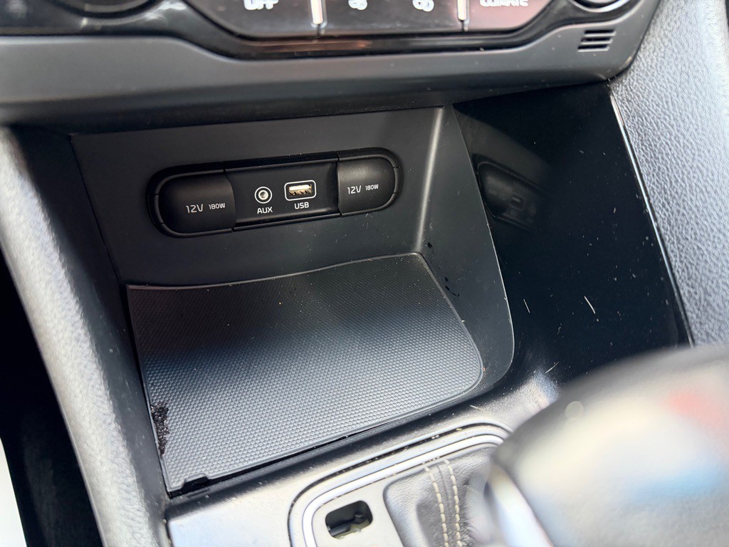 2017 Kia Niro Image 17