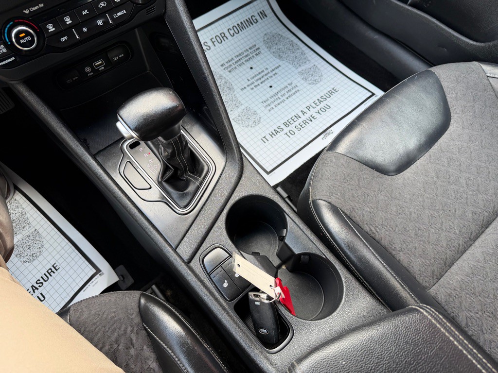 2017 Kia Niro Image 18