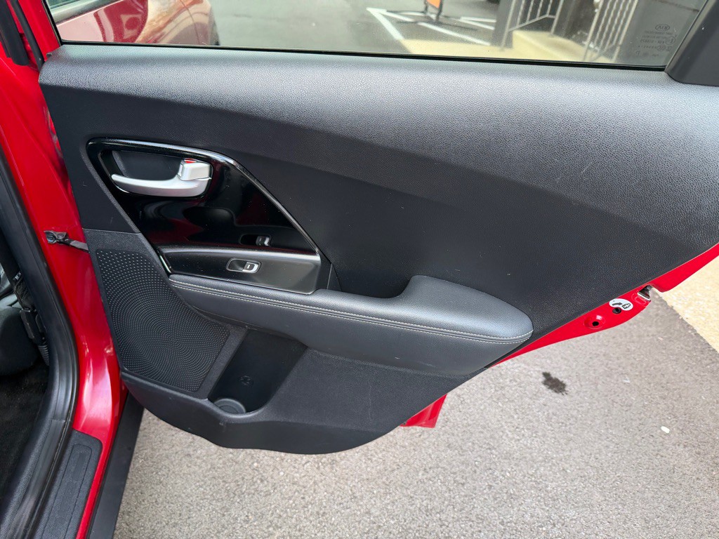 2017 Kia Niro Image 22