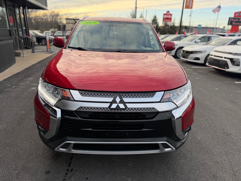 2019 Mitsubishi Outlander Image 9
