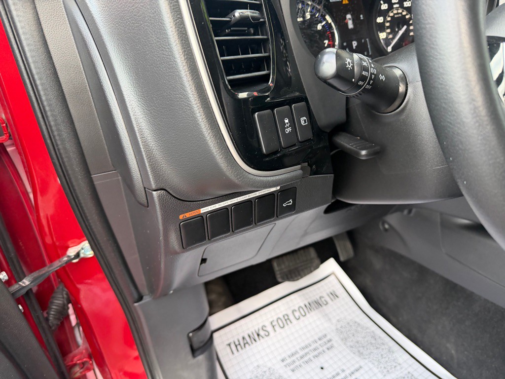 2019 Mitsubishi Outlander Image 13