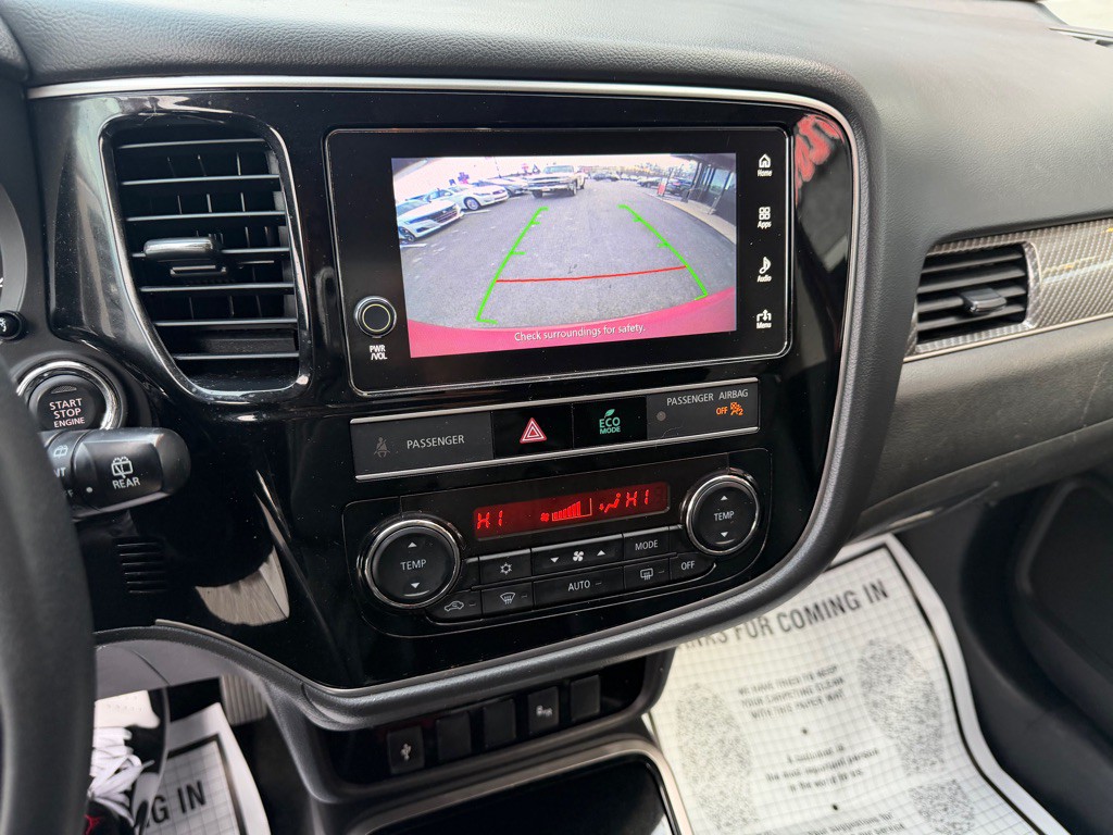 2019 Mitsubishi Outlander Image 16
