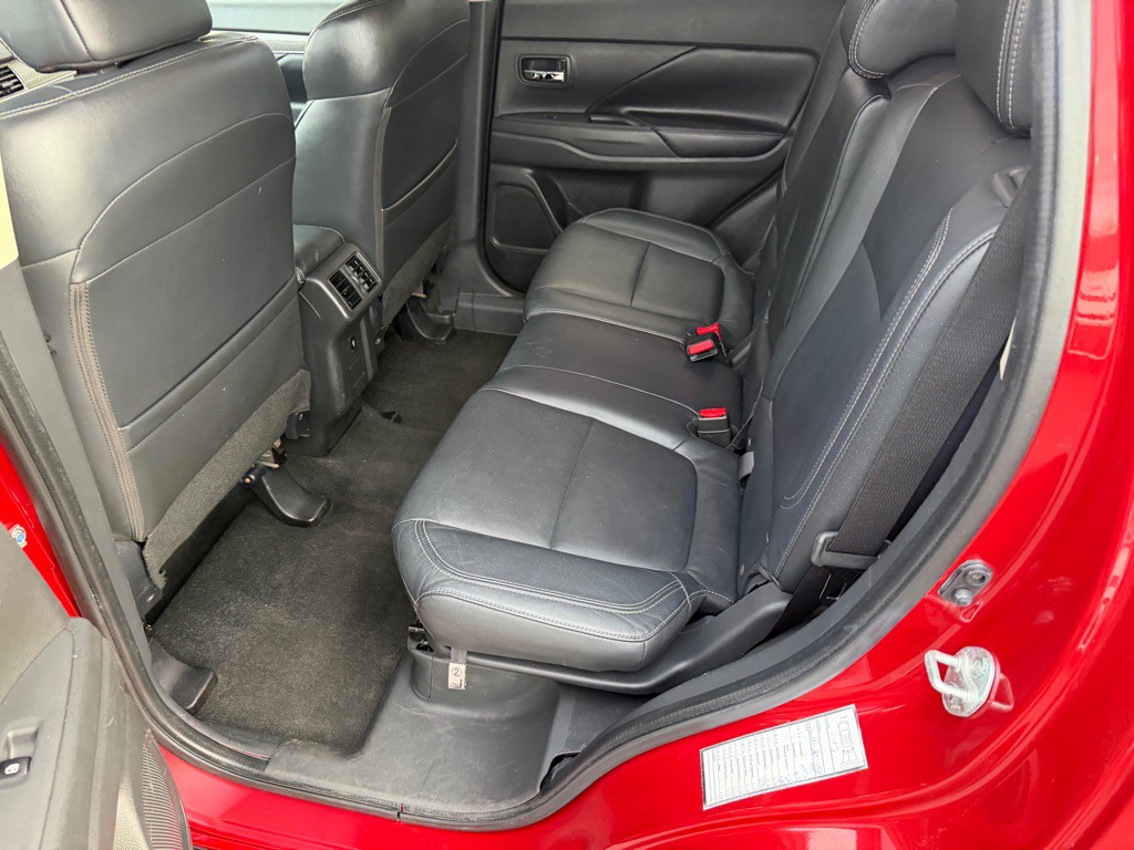 2019 Mitsubishi Outlander Image 19