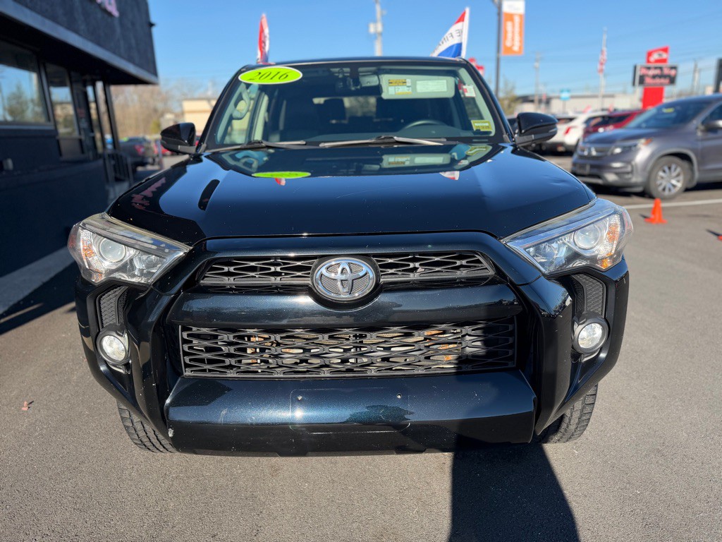 2016 Toyota 4Runner Image 9