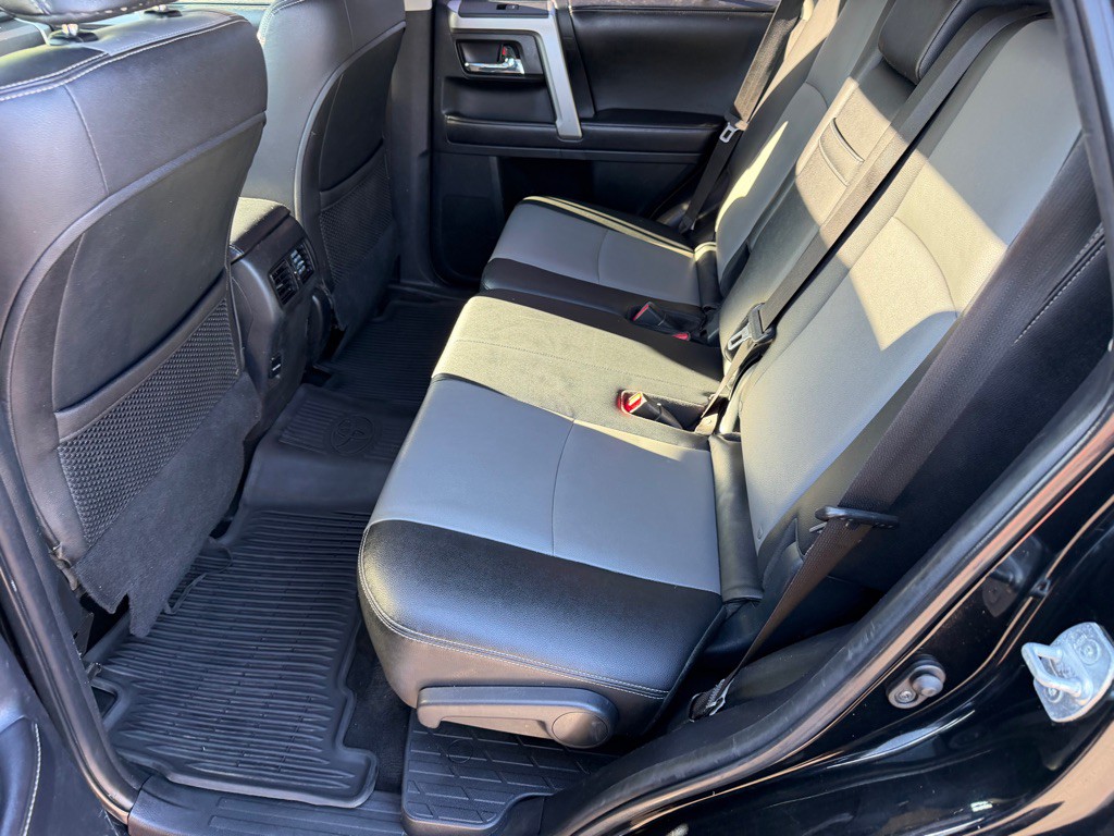 2016 Toyota 4Runner Image 21