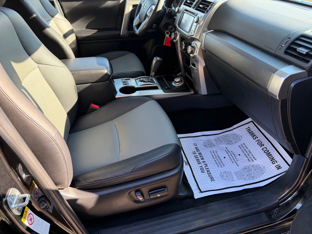 2016 Toyota 4Runner Image 28