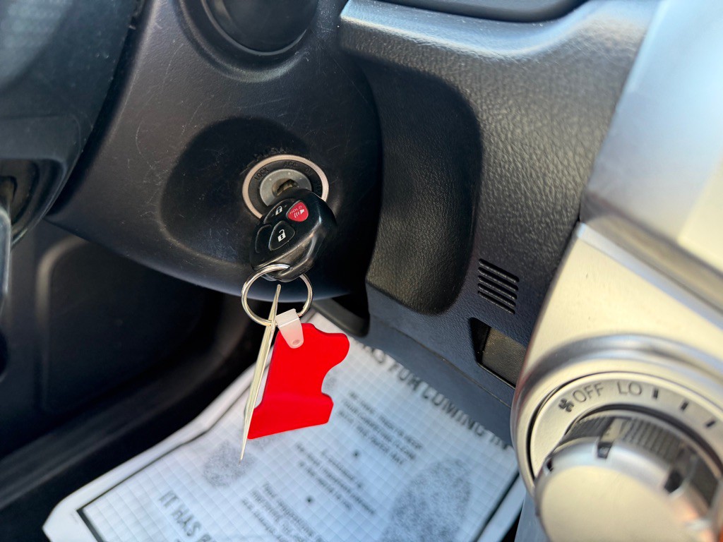 2016 Toyota 4Runner Image 30