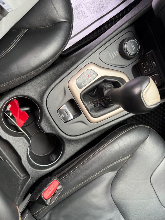 2015 Jeep Cherokee Image 19