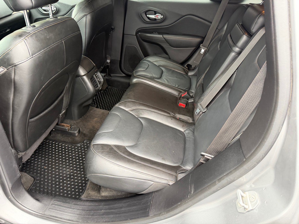 2015 Jeep Cherokee Image 21