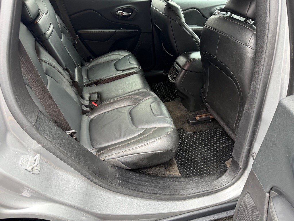 2015 Jeep Cherokee Image 25
