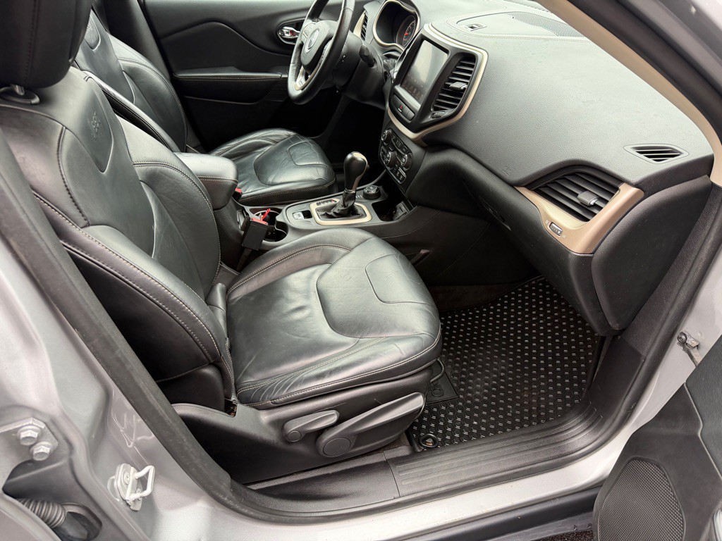 2015 Jeep Cherokee Image 27