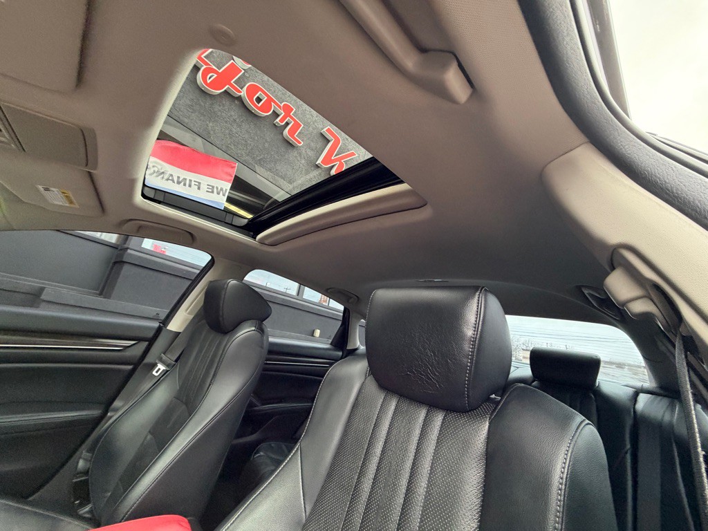 2018 Honda Accord Image 19