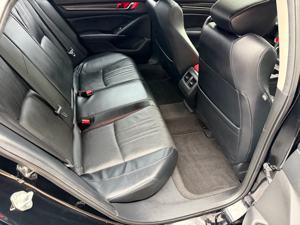 2018 Honda Accord Image 24