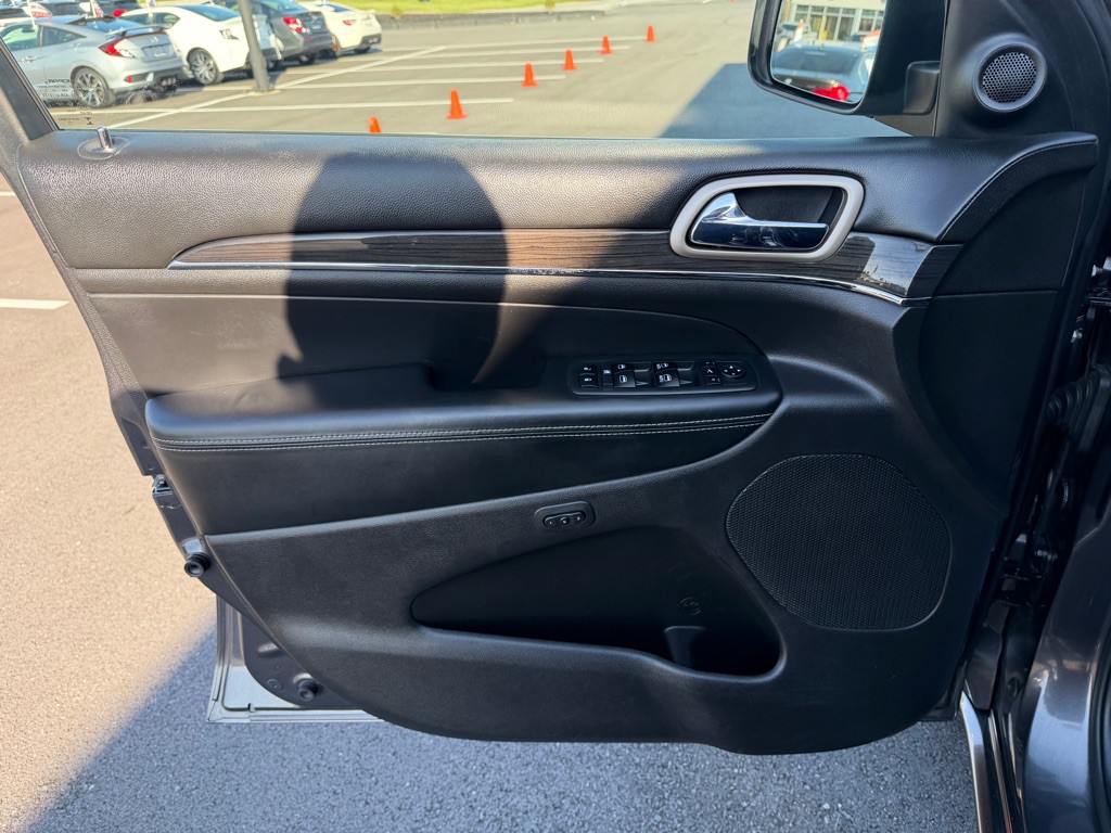 2017 Jeep Grand Cherokee Image 13