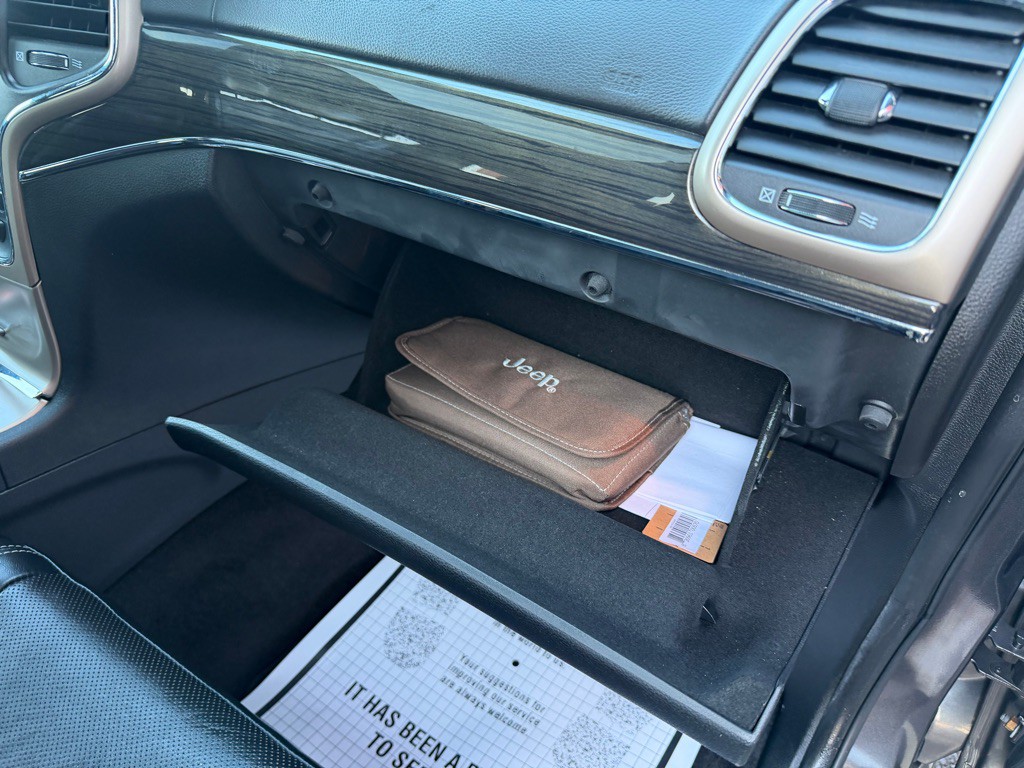 2017 Jeep Grand Cherokee Image 29