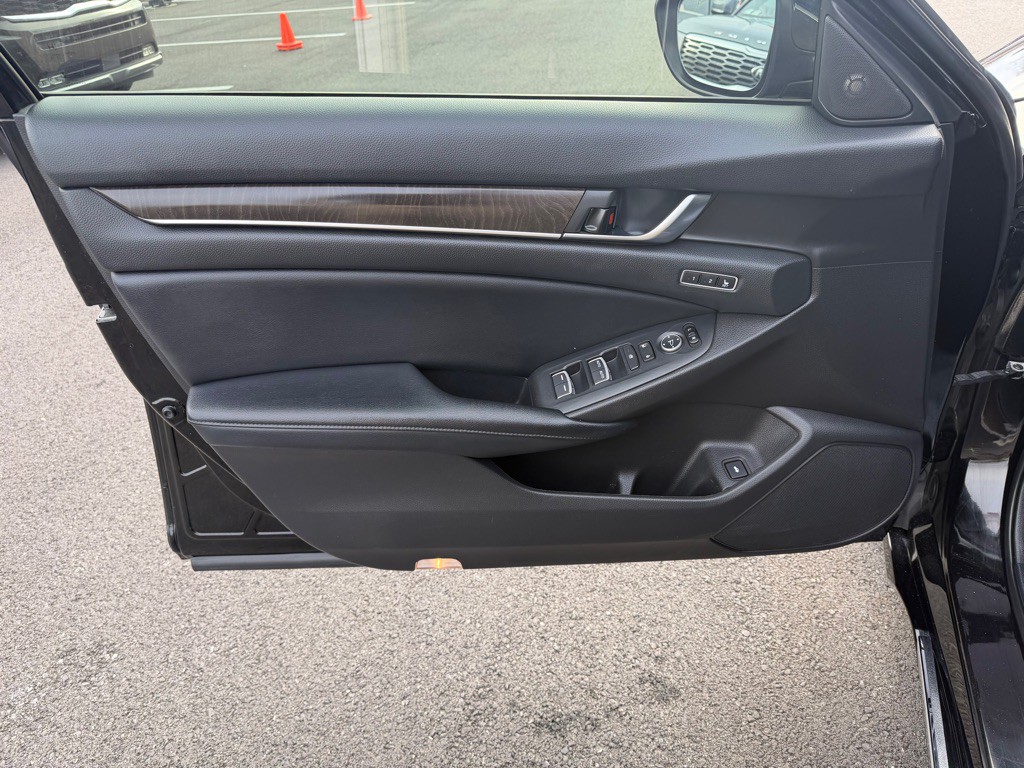 2018 Honda Accord Image 12