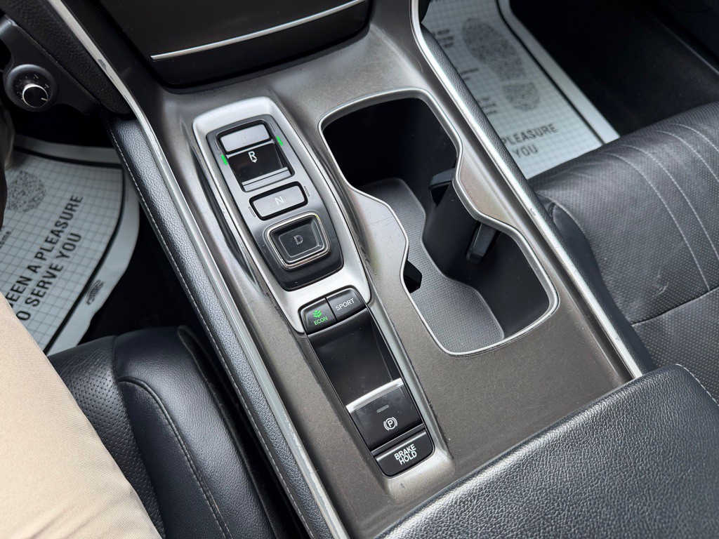 2018 Honda Accord Image 19