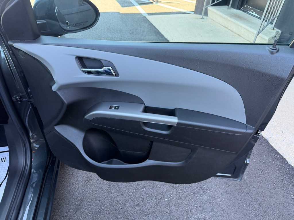 2020 Chevrolet Sonic Image 24