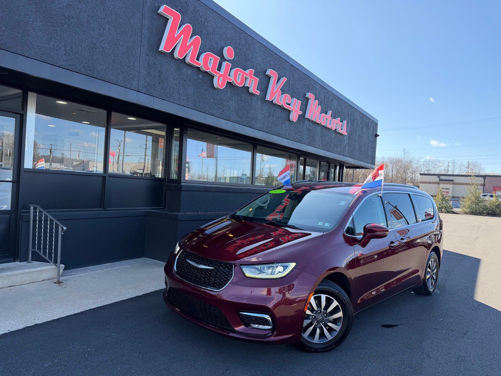 2021 Chrysler Pacifica Image 1
