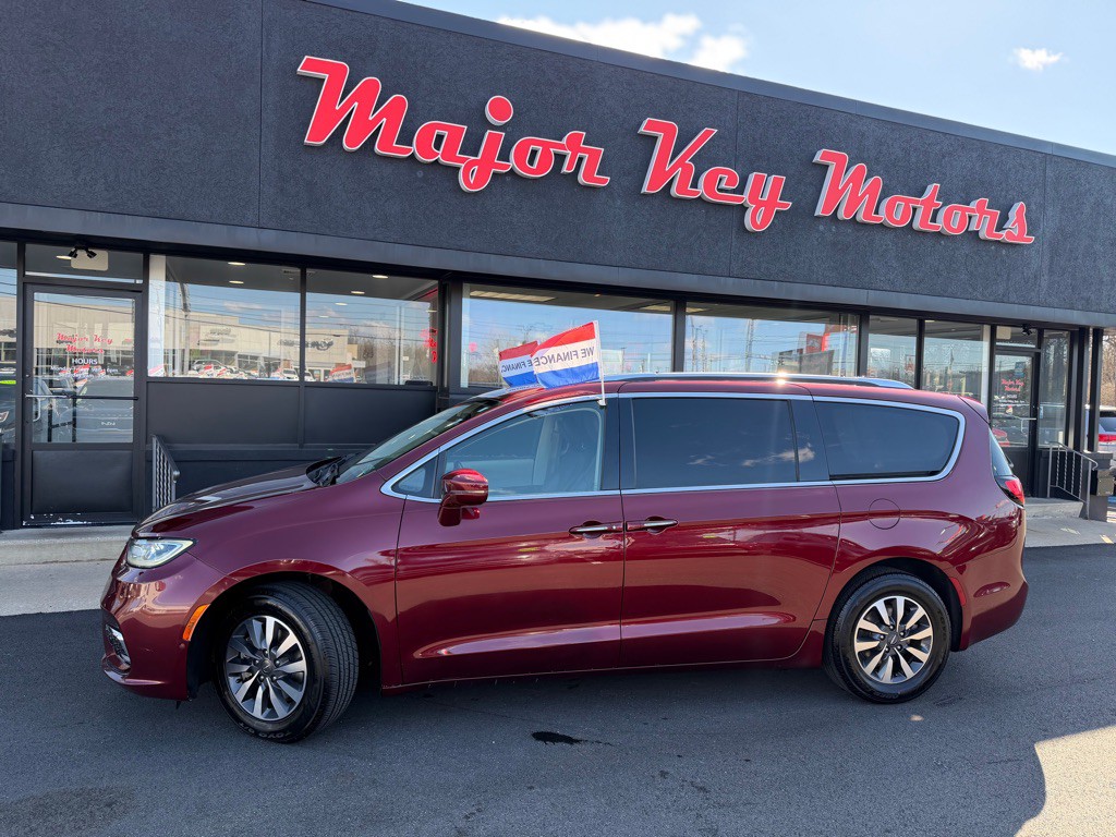 2021 Chrysler Pacifica Image 3