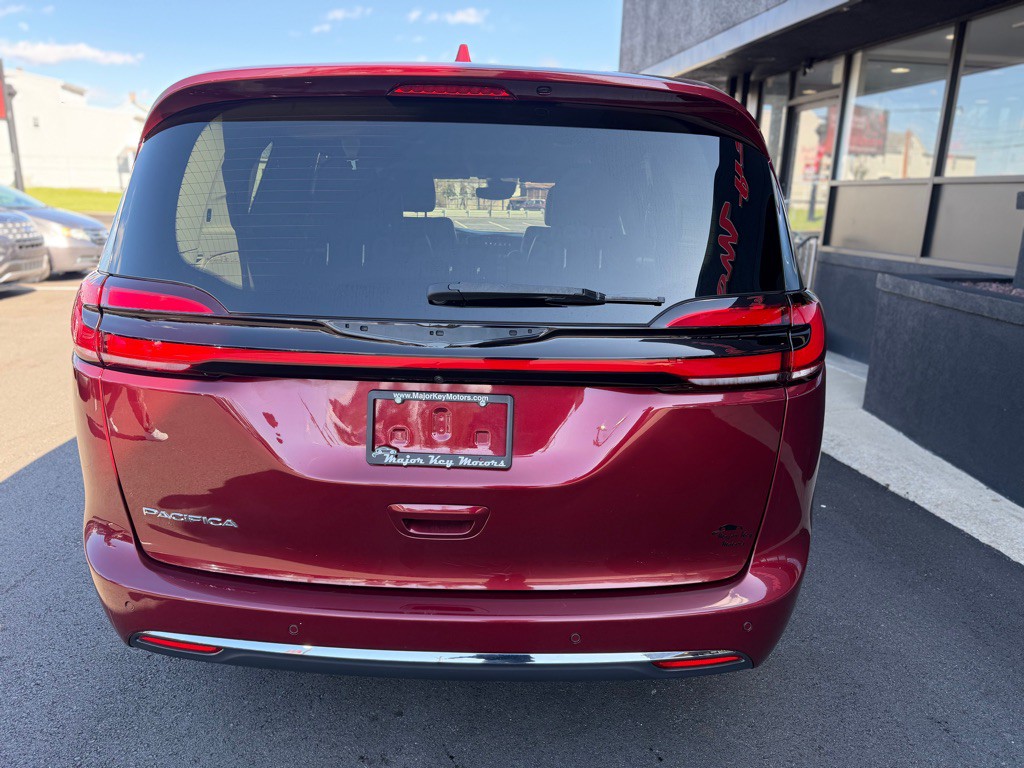 2021 Chrysler Pacifica Image 5