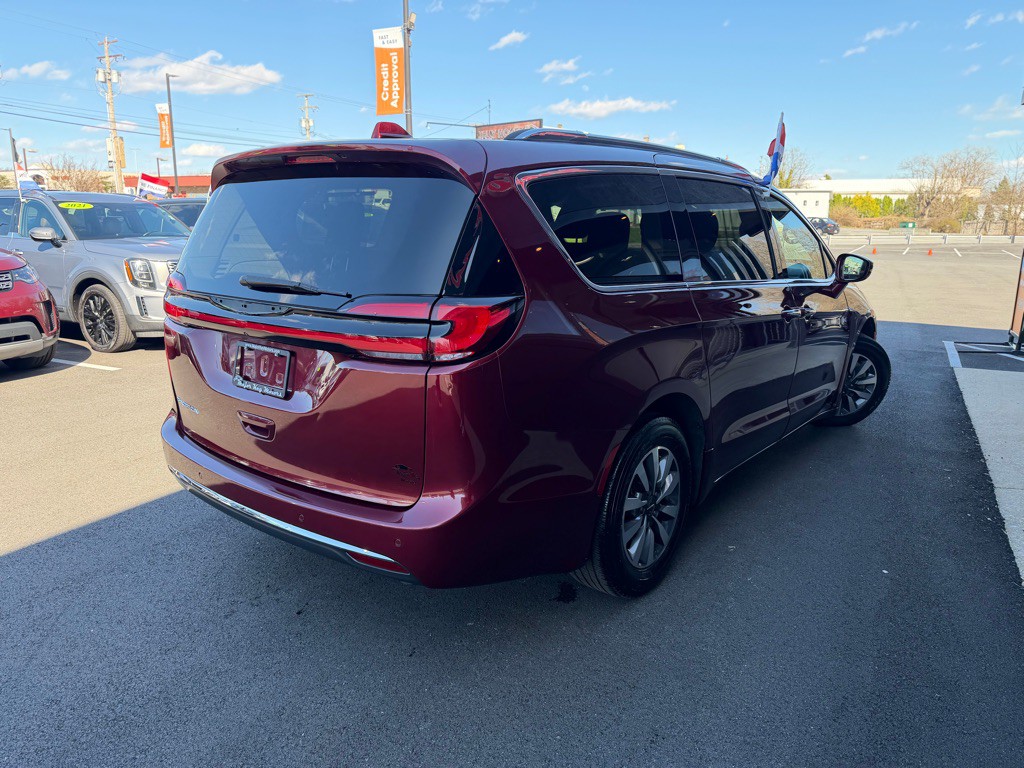 2021 Chrysler Pacifica Image 6