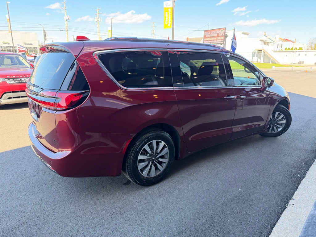 2021 Chrysler Pacifica Image 7