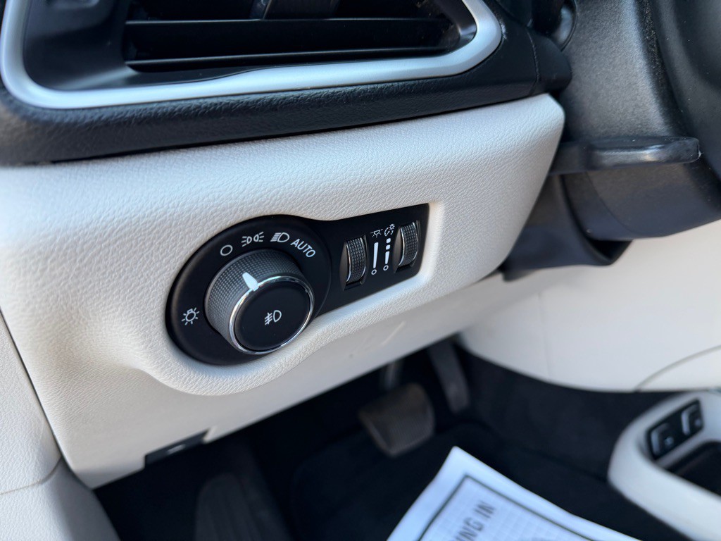 2021 Chrysler Pacifica Image 13