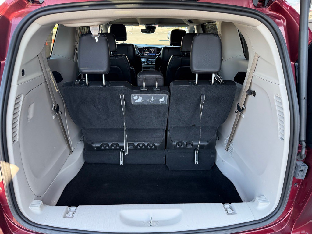 2021 Chrysler Pacifica Image 21