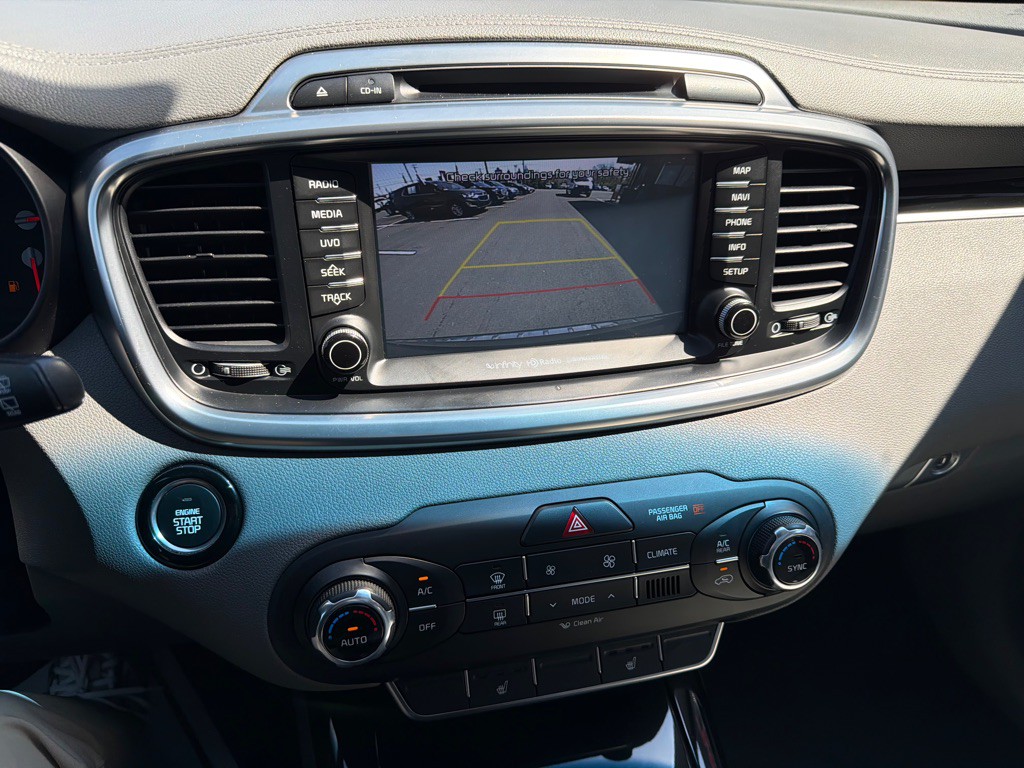 2017 Kia Sorento Image 18
