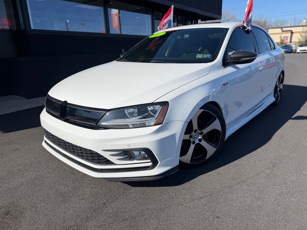 2017 Volkswagen Jetta Image 2