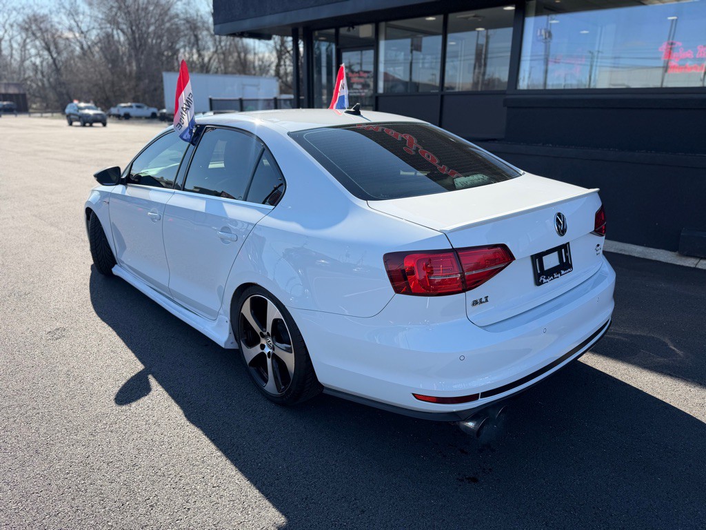 2017 Volkswagen Jetta Image 4