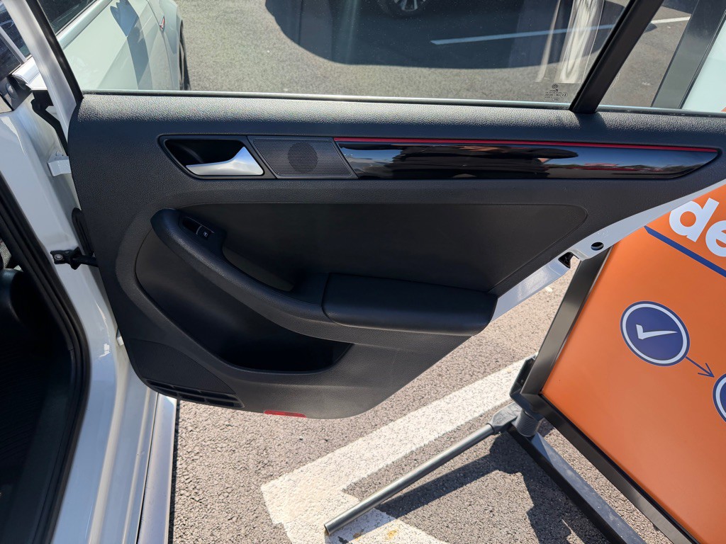 2017 Volkswagen Jetta Image 26