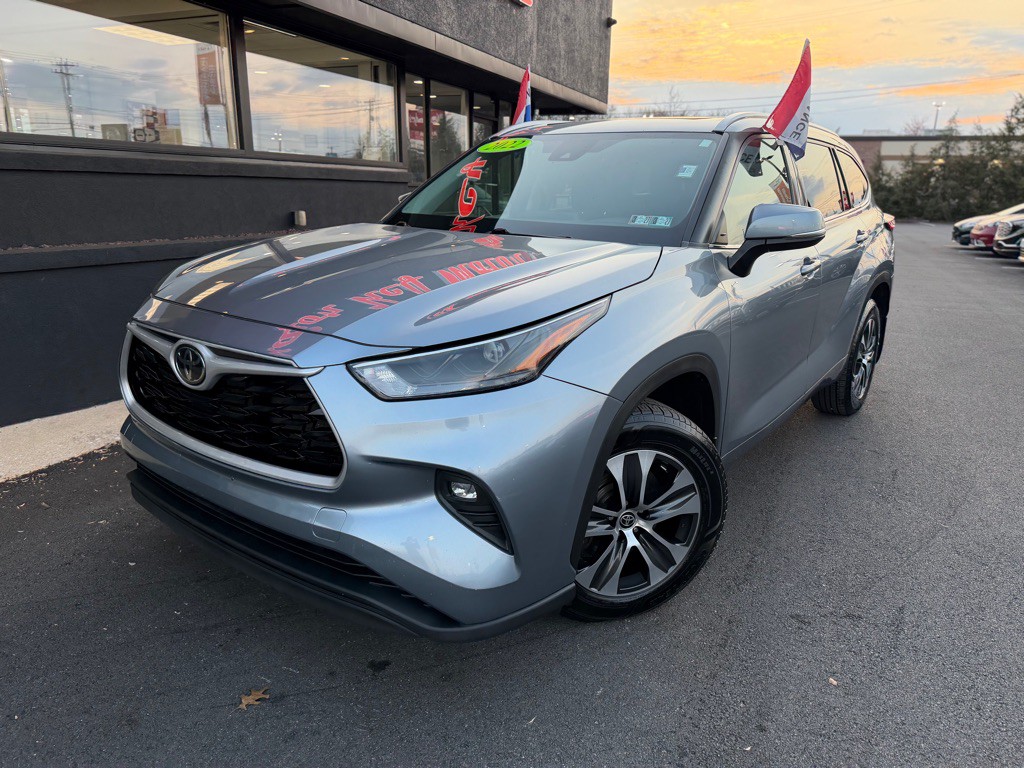 2022 Toyota Highlander Image 2