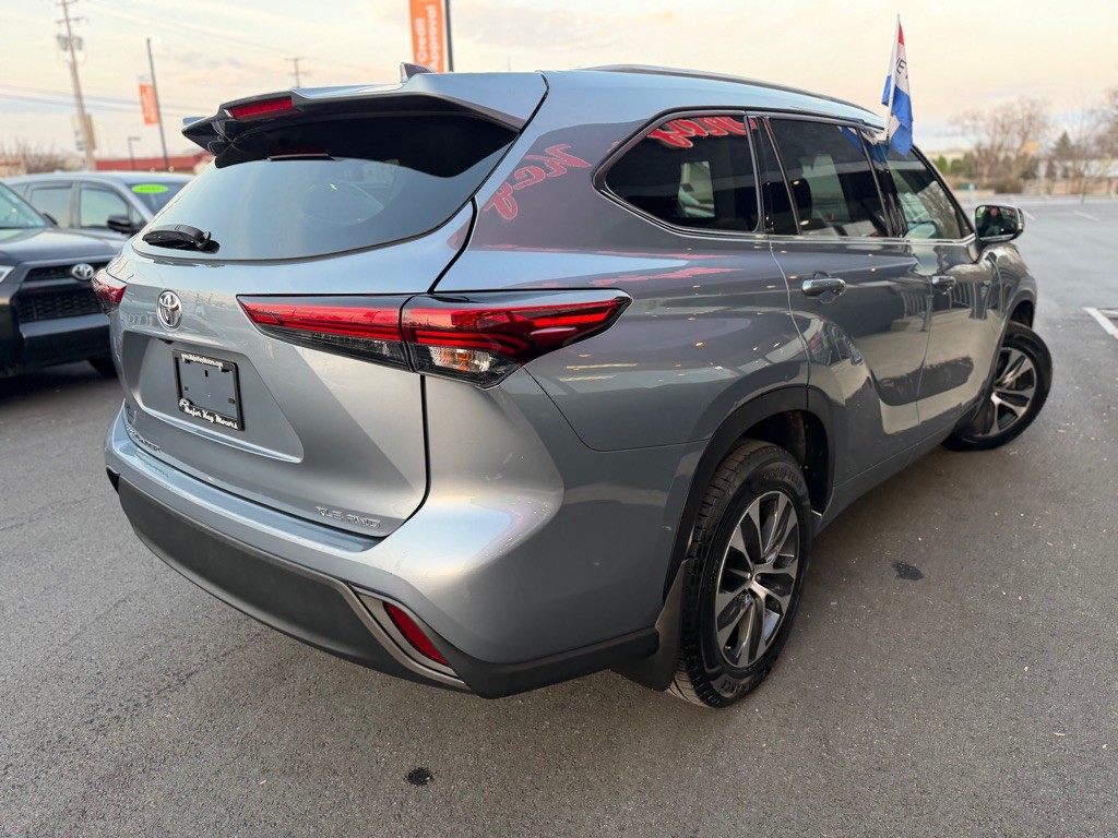 2022 Toyota Highlander Image 6