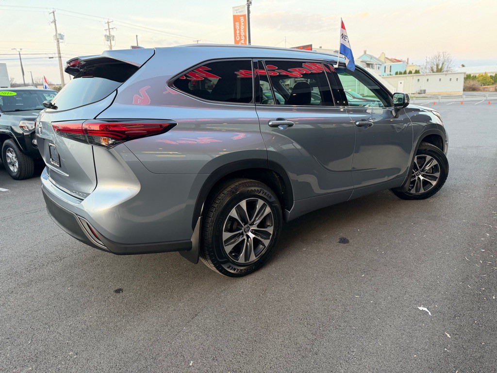 2022 Toyota Highlander Image 7