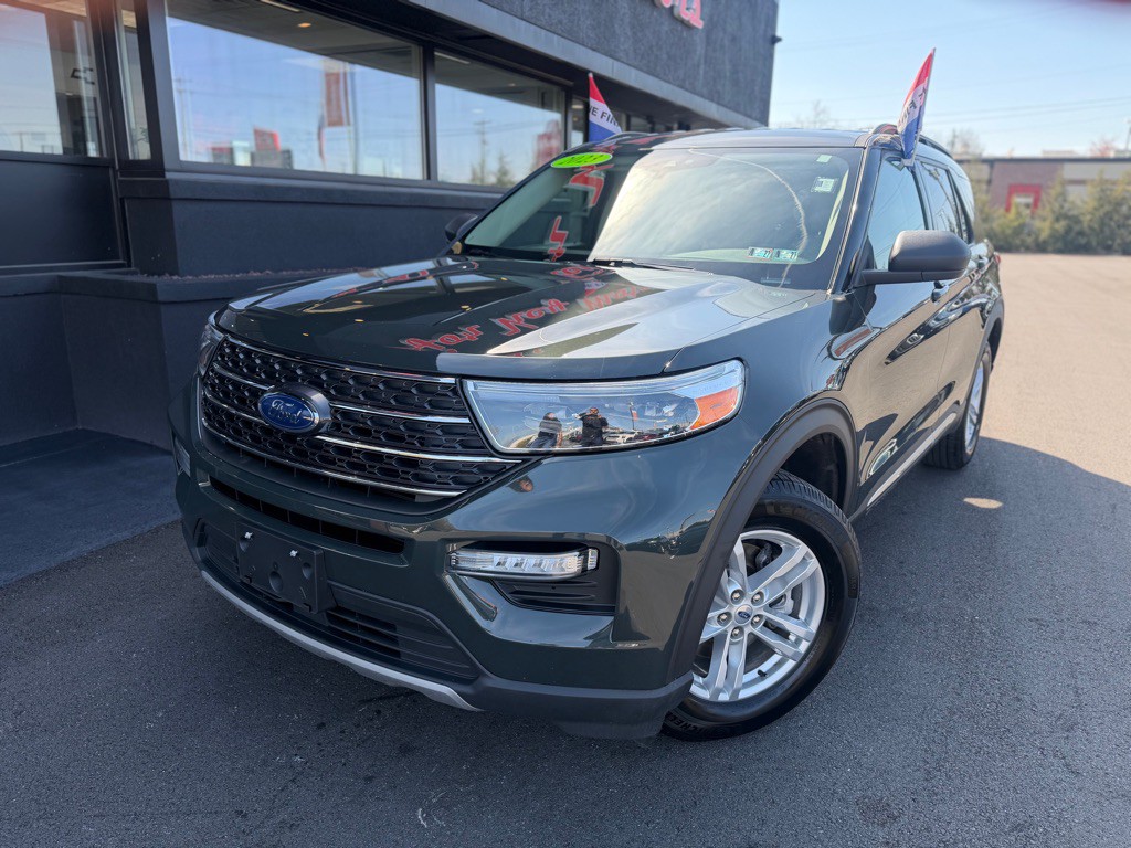 2023 Ford Explorer Image 2