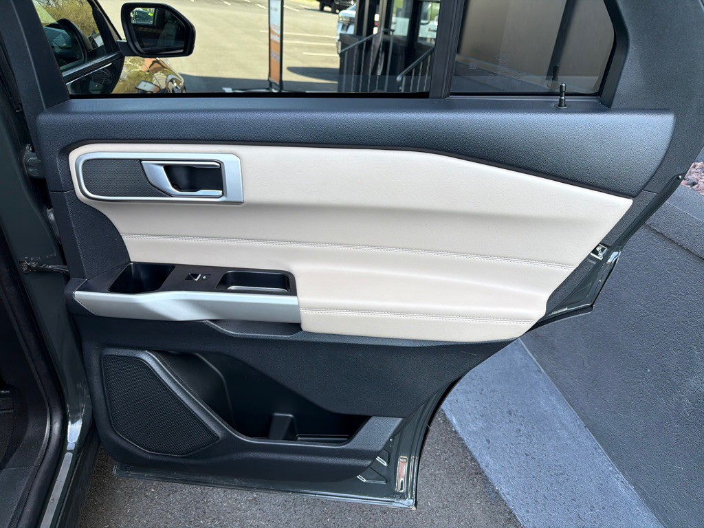 2023 Ford Explorer Image 24