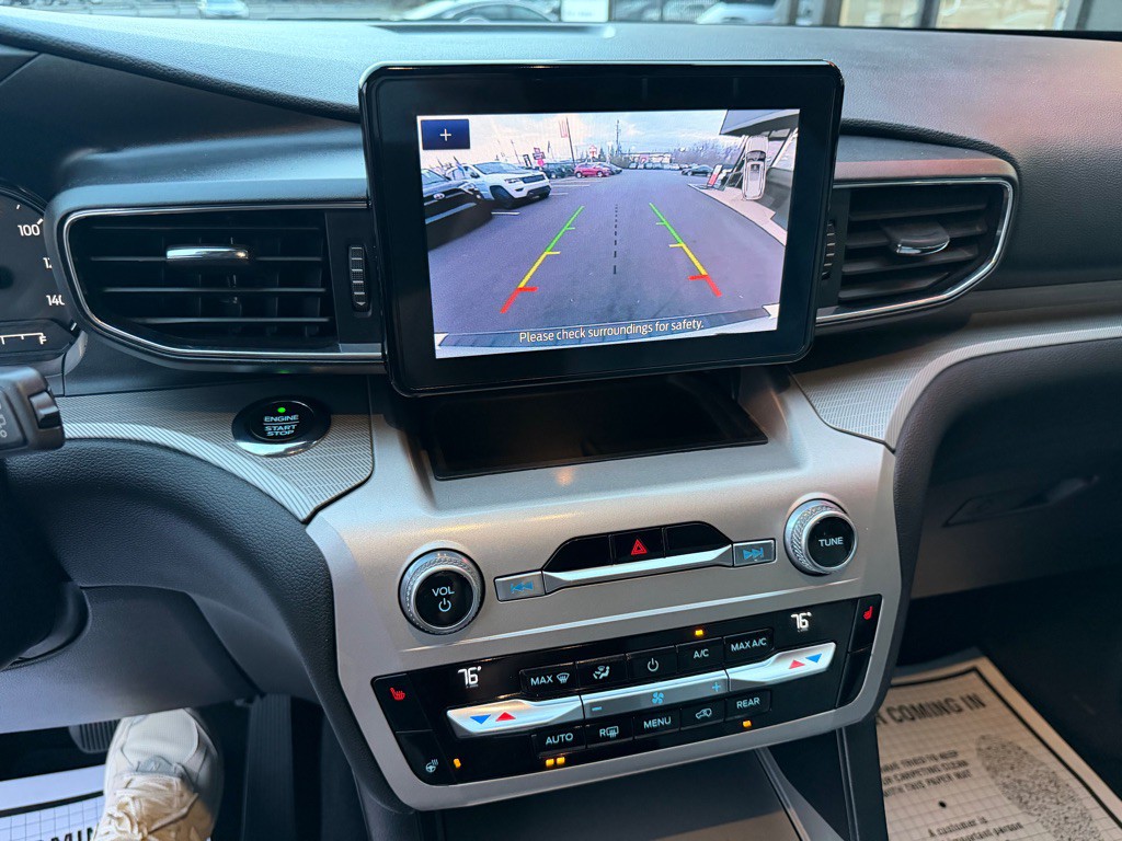 2021 Ford Explorer Image 16